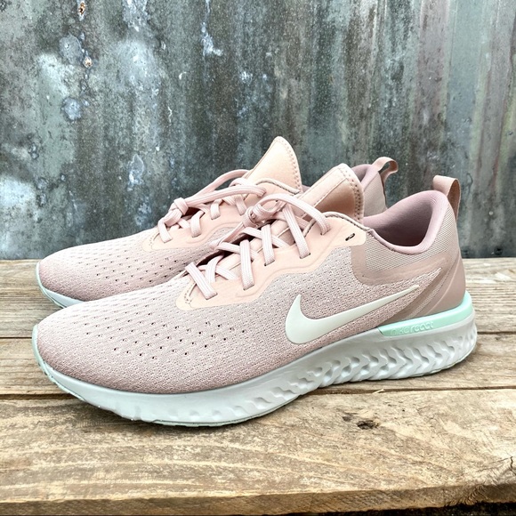 Nike Women’s Odyssey React NWOB 11 Beige Shoes - Picture 3 of 8